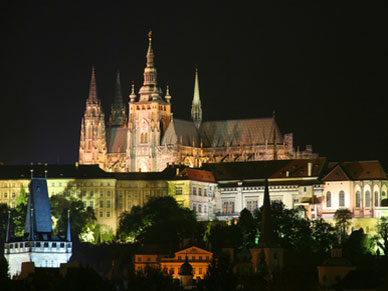 Praga de noche